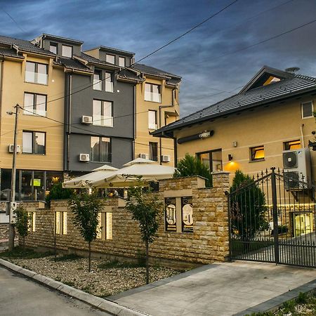 Hotel & Restaurant Ponte Bianco Вране Экстерьер фото