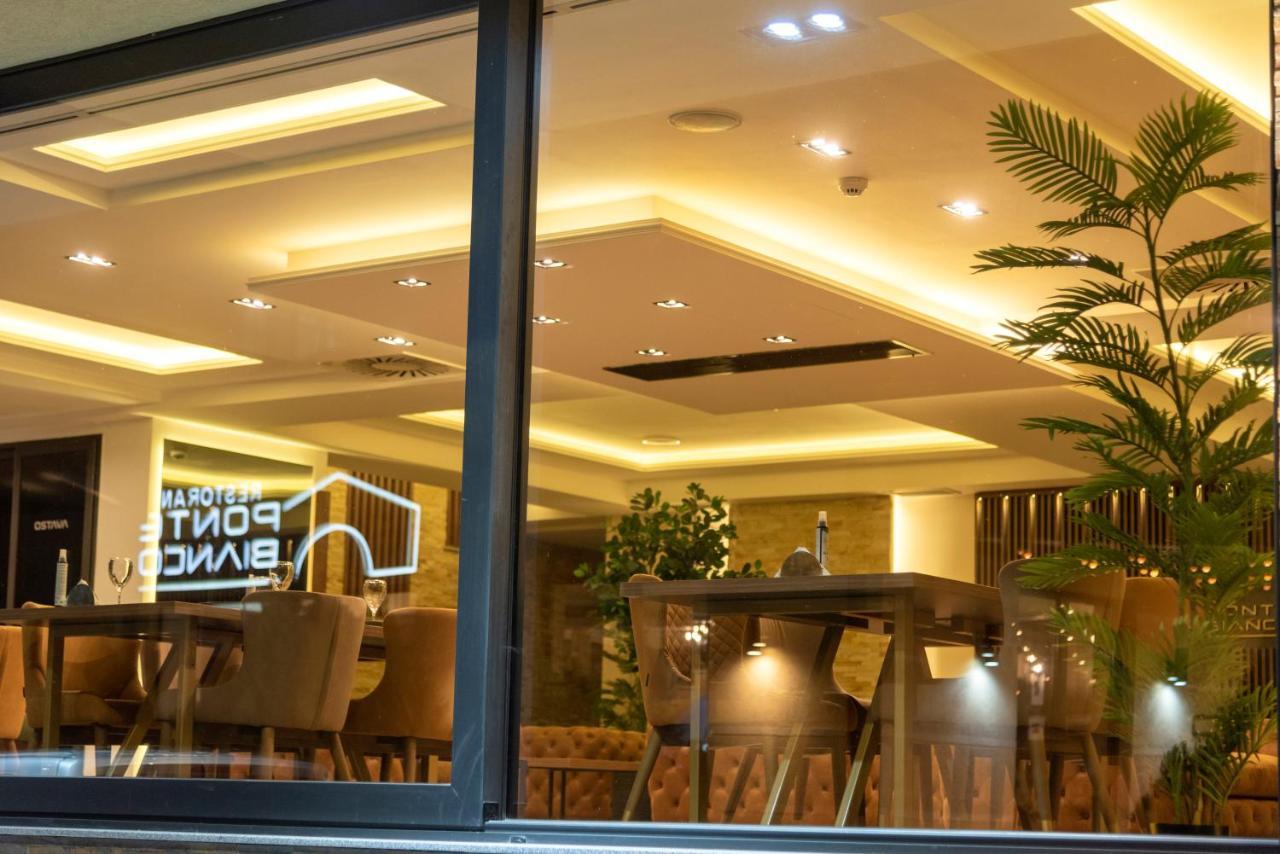 Hotel & Restaurant Ponte Bianco Вране Экстерьер фото