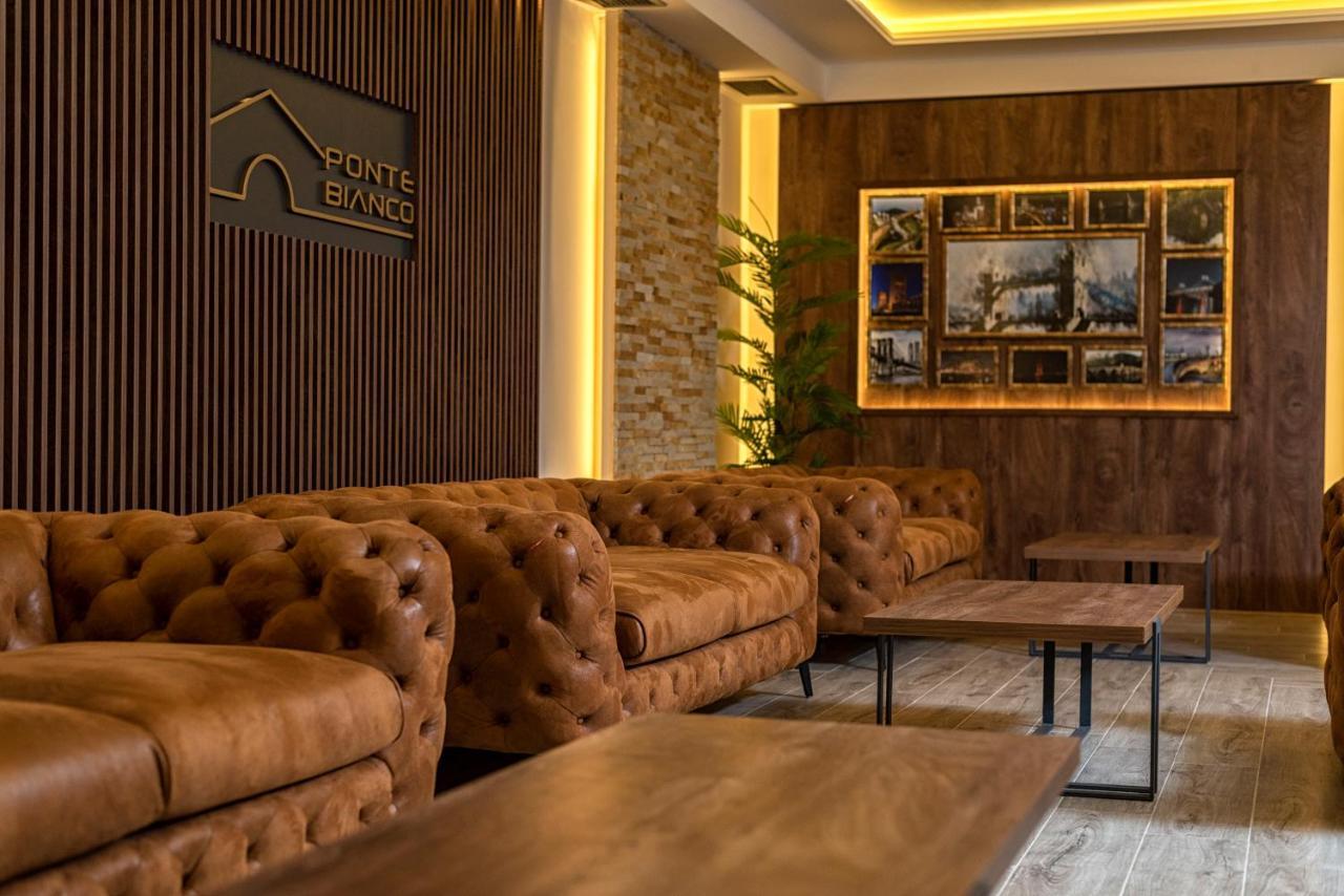 Hotel & Restaurant Ponte Bianco Вране Экстерьер фото