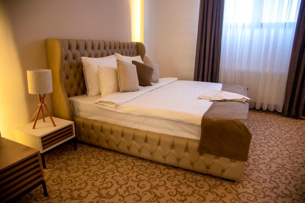 Hotel & Restaurant Ponte Bianco Вране Экстерьер фото