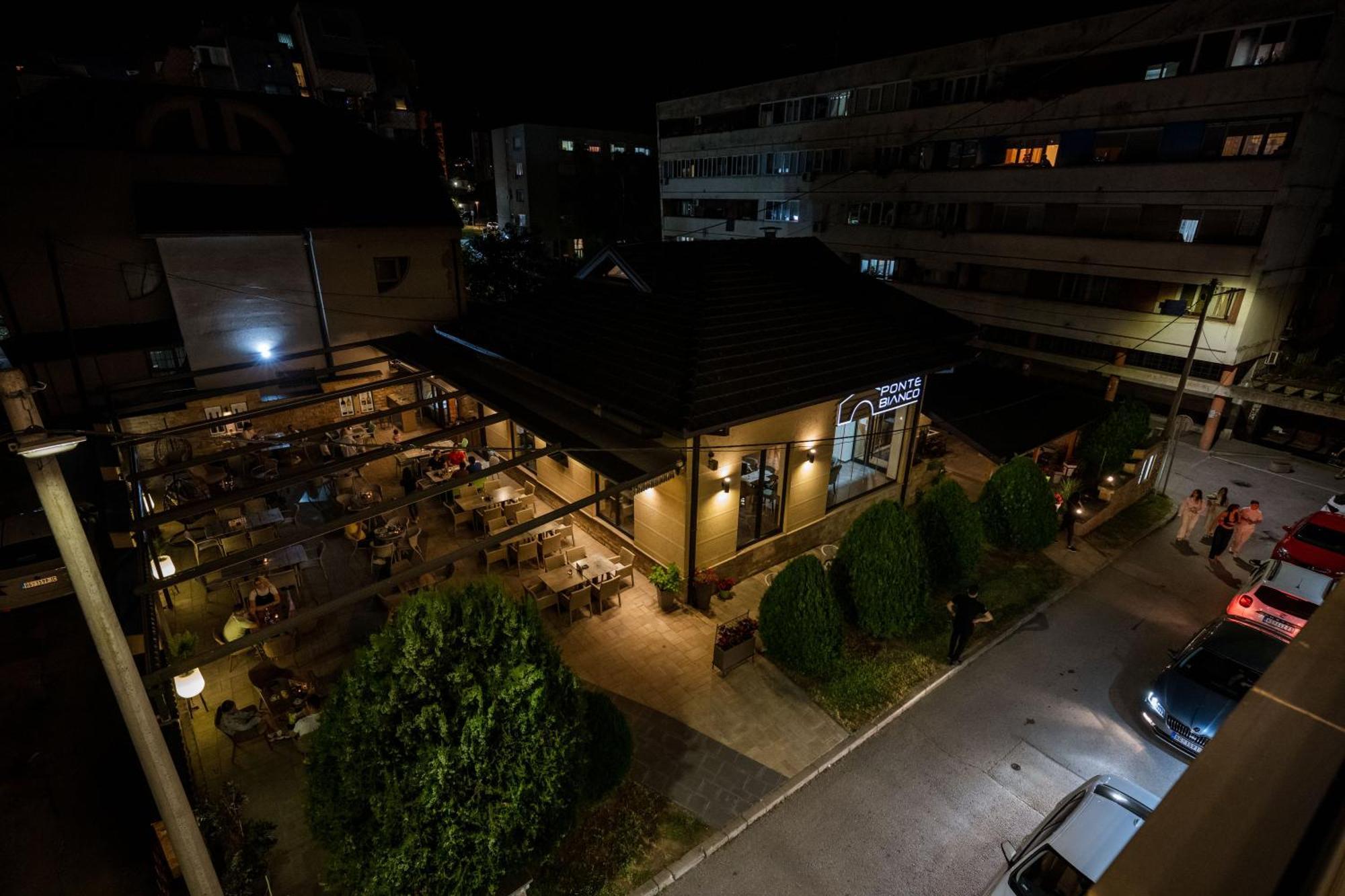 Hotel & Restaurant Ponte Bianco Вране Экстерьер фото