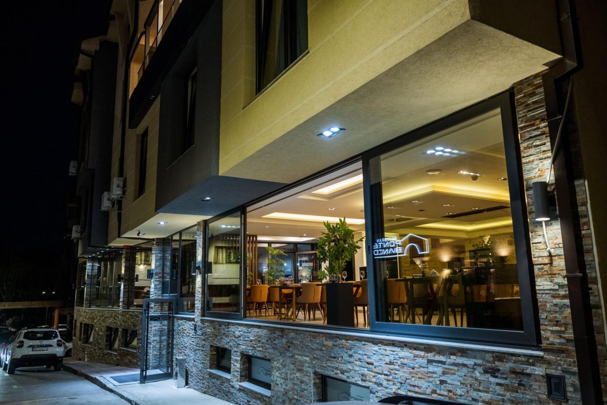 Hotel & Restaurant Ponte Bianco Вране Экстерьер фото