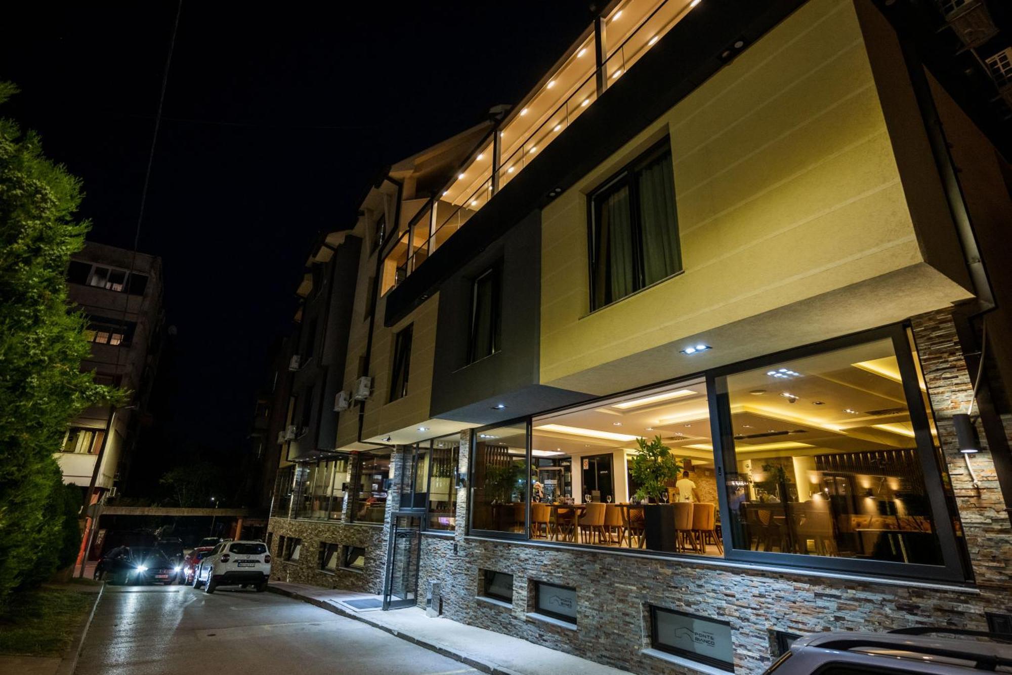 Hotel & Restaurant Ponte Bianco Вране Экстерьер фото
