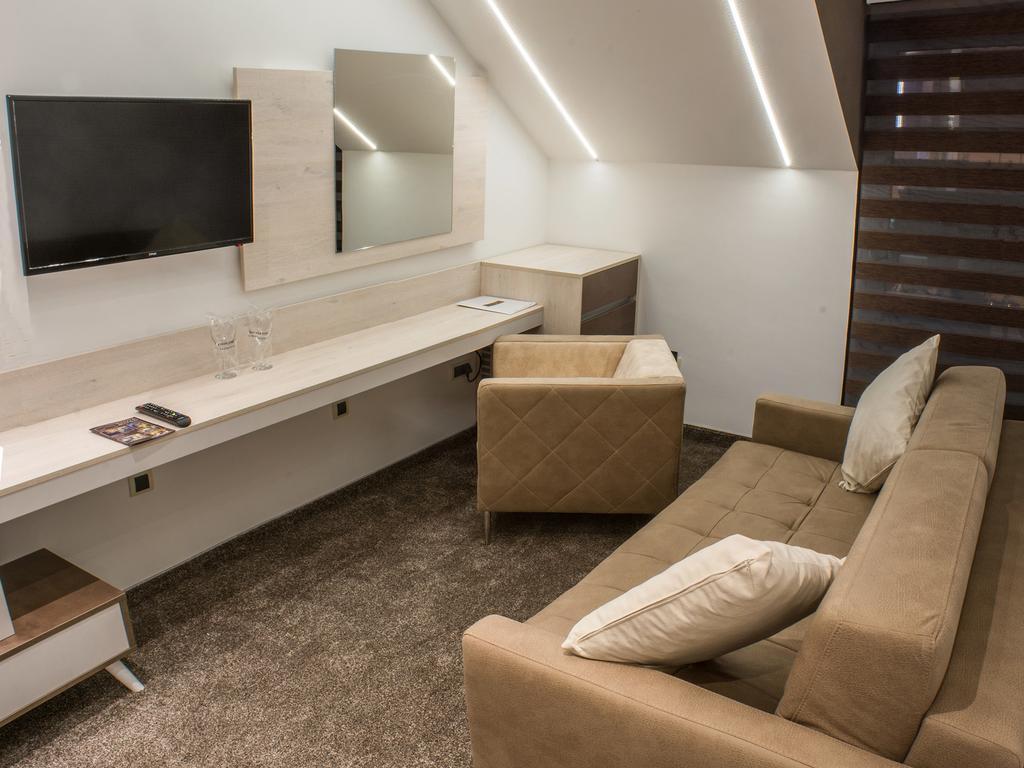 Hotel & Restaurant Ponte Bianco Вране Экстерьер фото