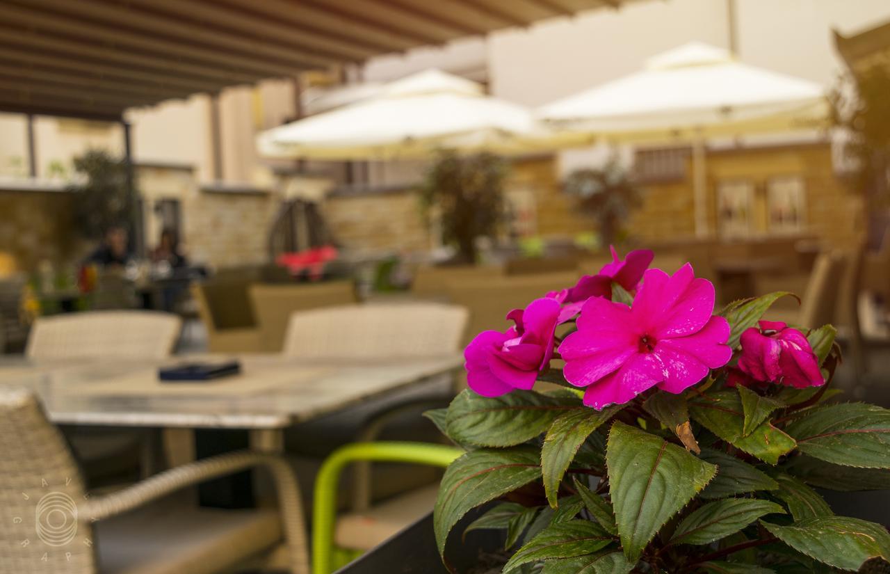 Hotel & Restaurant Ponte Bianco Вране Экстерьер фото