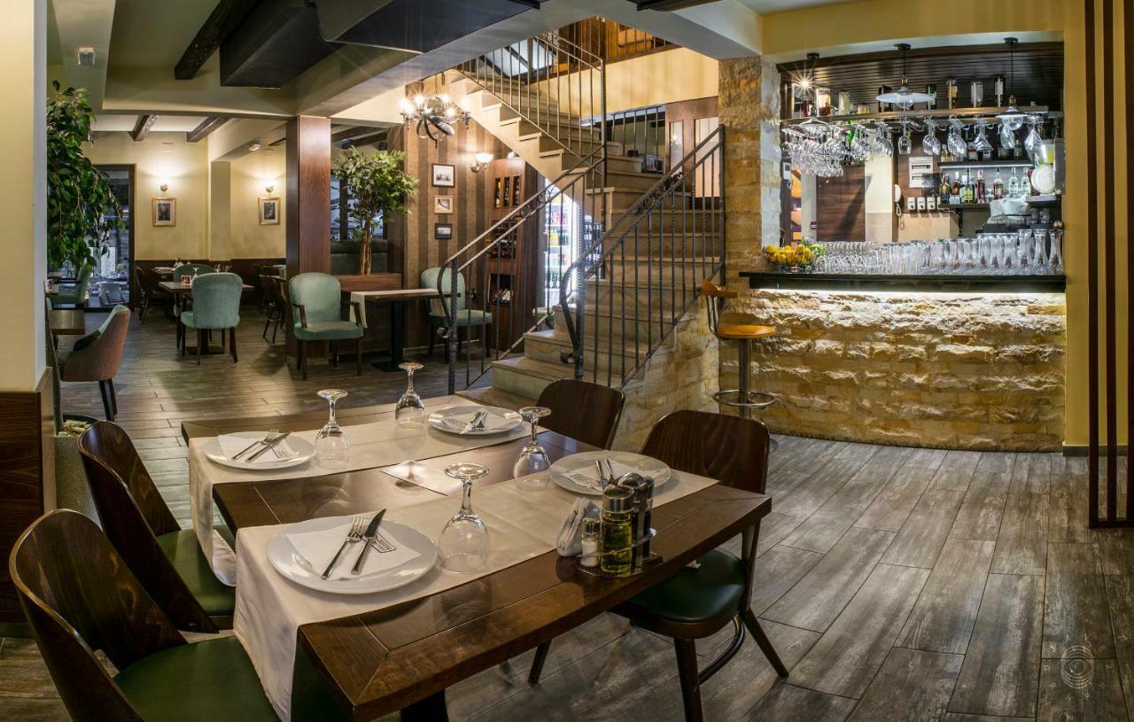 Hotel & Restaurant Ponte Bianco Вране Экстерьер фото