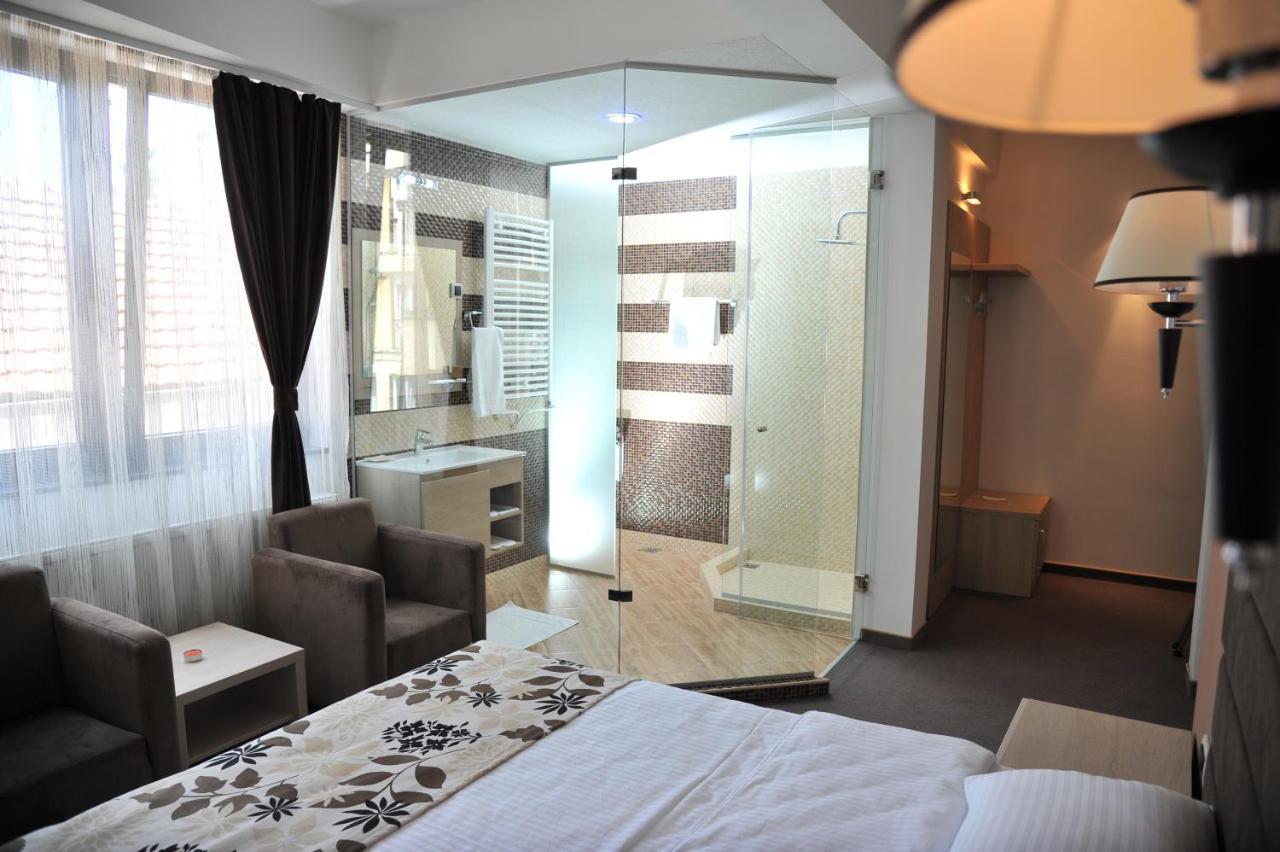Hotel & Restaurant Ponte Bianco Вране Экстерьер фото